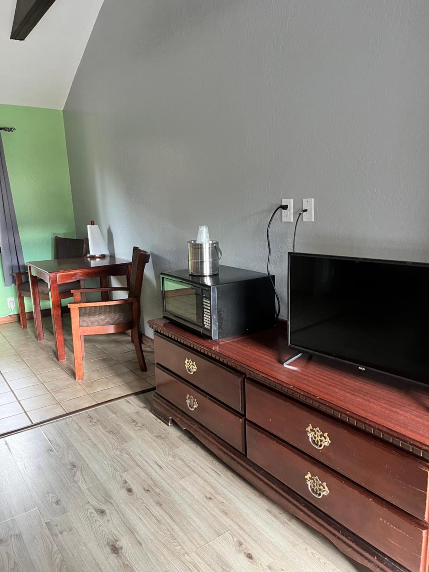 Dean Creek Resort Redway Extérieur photo