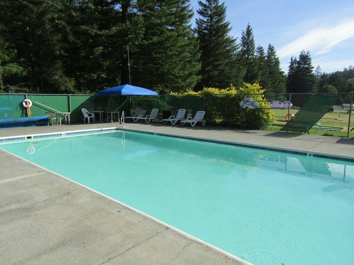 Dean Creek Resort Redway Extérieur photo